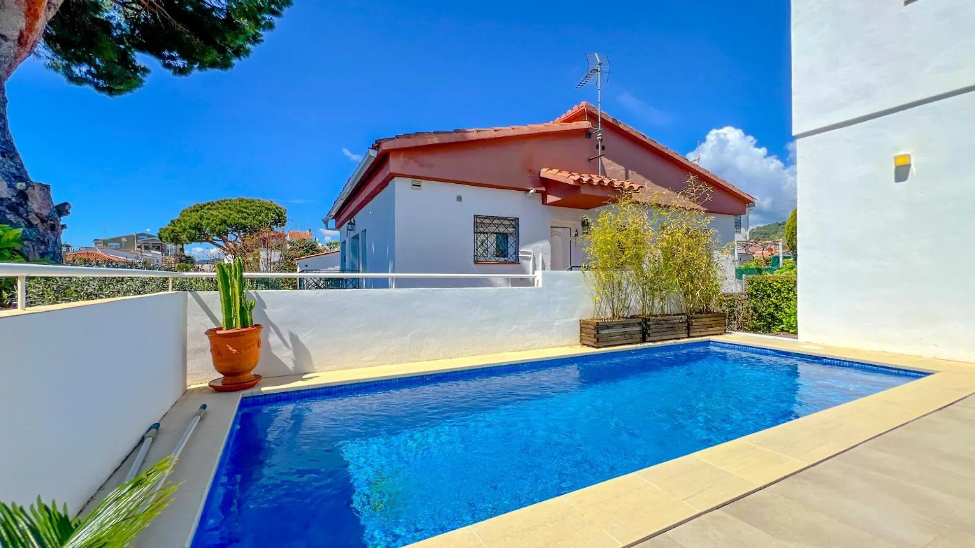 Vivalidays Greco House - Pineda De Mar Villa